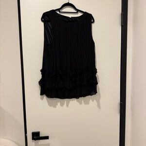 RIANI Black Ruffled Sleeveless Blouse
